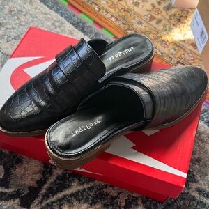 Indigo Women’s Black Crocodile Slip-Ons